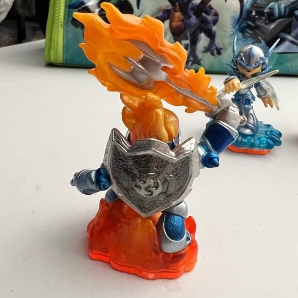 Skylanders Giants Triple Pack - Ignitor, Chill, and Zook - Picture 8 of 11